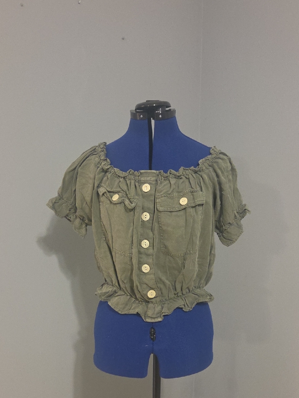 American Eagle Outfitters Olive Off-Shoulder Buttoned Crop Top